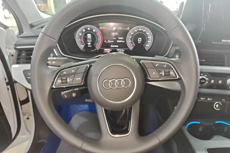 Used Audi A4L 2024 40 TFSI Fashion Dynamic Model Steering Wheel