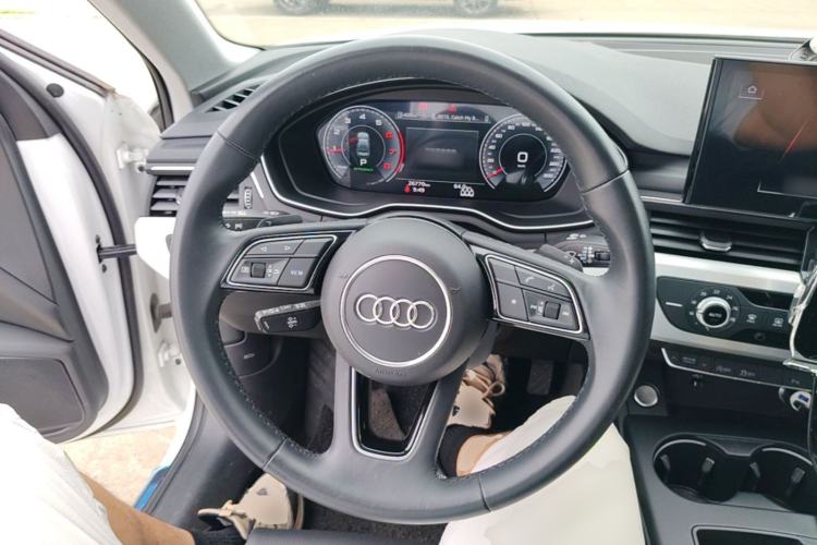 Used Audi A4L 2024 40 TFSI Fashion Dynamic Model Steering Wheel