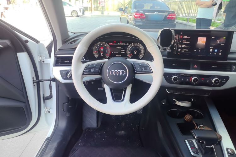 Used Audi A4L 2024 40 TFSI Fashion Dynamic Model Steering Wheel