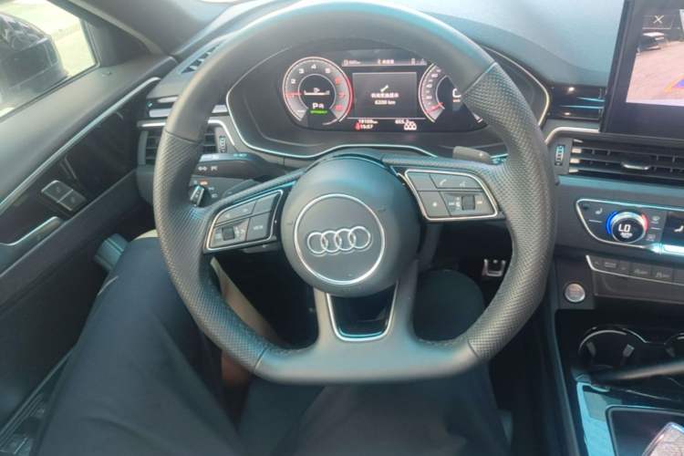Used Audi A4L 2024 40 TFSI Luxury Dynamic Edition Steering Wheel