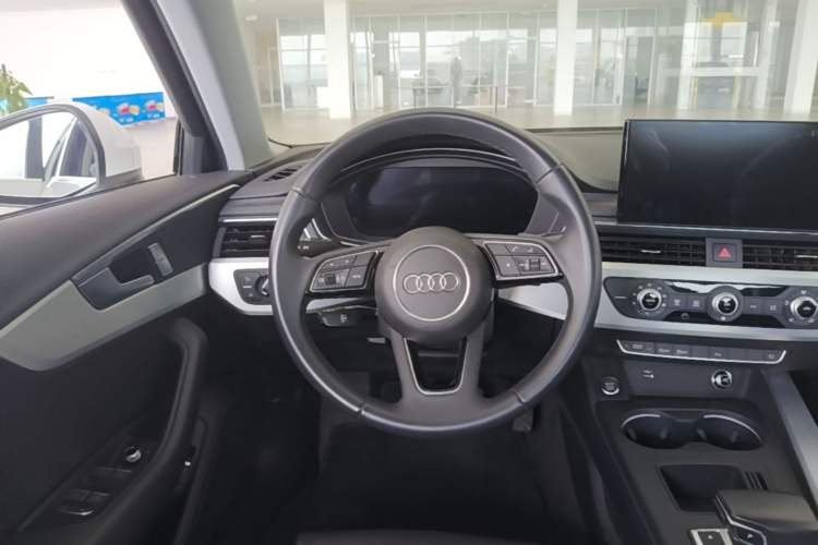 Used Audi A4L 2024 40 TFSI Fashion Dynamic Model Steering Wheel