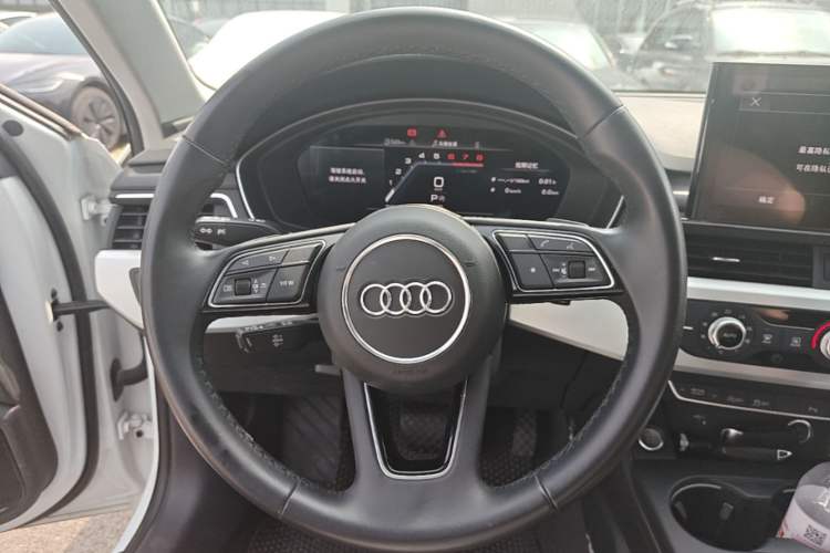 Used Audi A4L 2024 40 TFSI Fashion Dynamic Model Steering Wheel