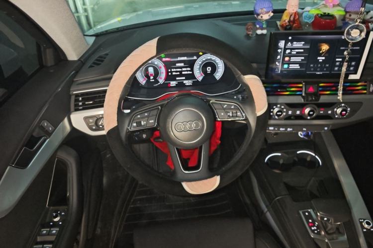 Used Audi A4L 2024 40 TFSI Fashion Dynamic Model Steering Wheel