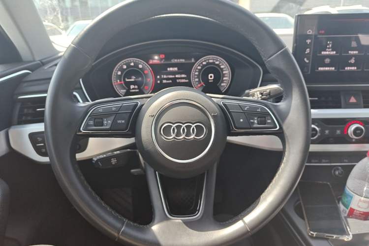 Used Audi A4L 2024 40 TFSI Fashion Dynamic Model Steering Wheel