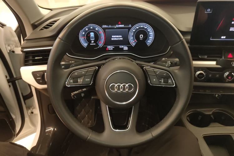 Used Audi A4L 2024 40 TFSI Fashion Dynamic Model Steering Wheel