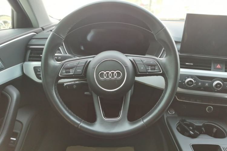 Used Audi A4L 2024 40 TFSI Fashion Dynamic Model Steering Wheel