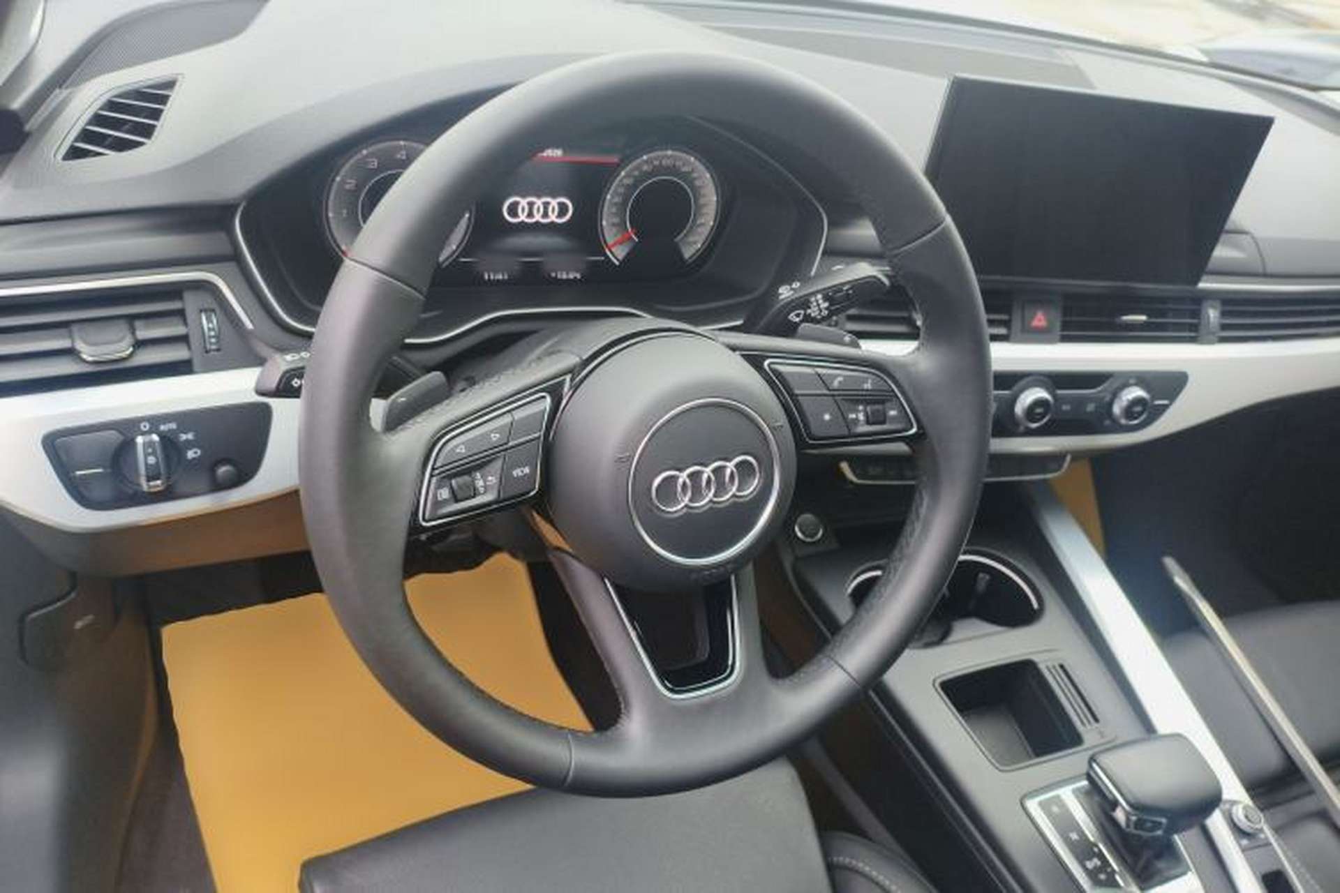 Used Audi A4L 2024 40 TFSI Fashion Dynamic Model Steering Wheel