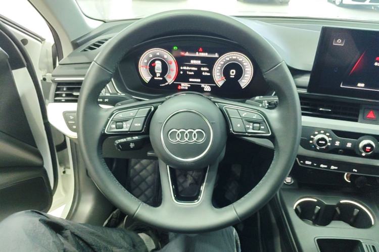 Used Audi A4L 2024 40 TFSI Fashion Dynamic Model Steering Wheel