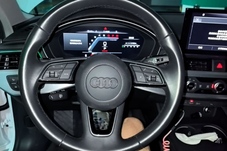 Used Audi A4L 2024 40 TFSI Fashion Dynamic Model Steering Wheel