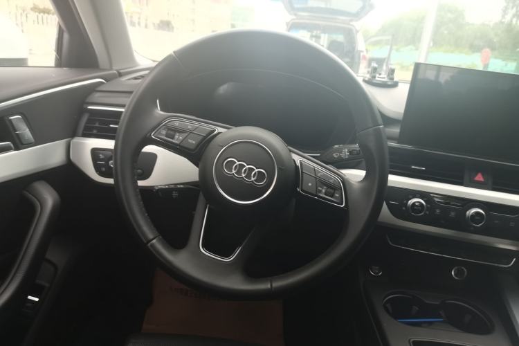 Used Audi A4L 2024 40 TFSI Fashion Dynamic Model Steering Wheel