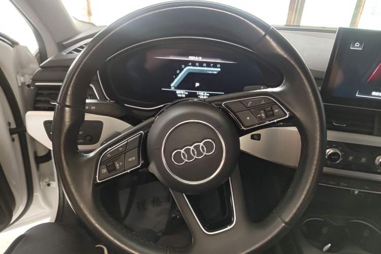 Used Audi A4L 2024 40 TFSI Fashion Dynamic Model Steering Wheel