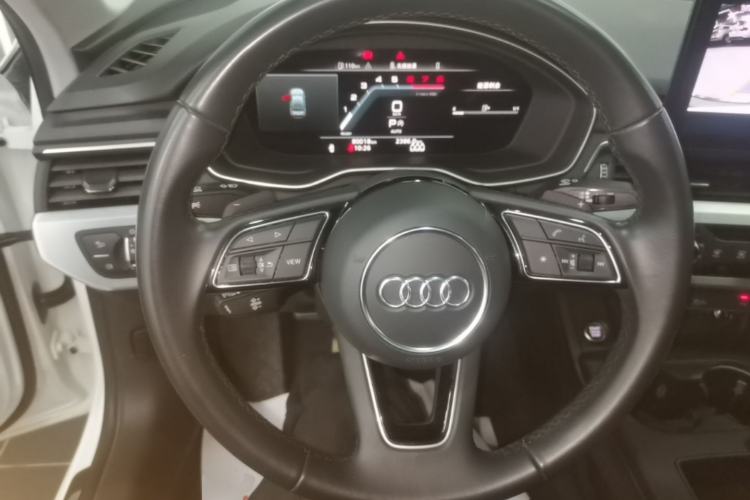 Used Audi A4L 2024 40 TFSI Fashion Dynamic Model Steering Wheel