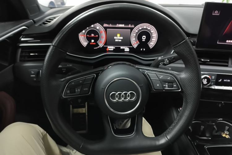 Used Audi A4L 2024 40 TFSI Luxury Dynamic Edition (Starry Night Version) Steering Wheel