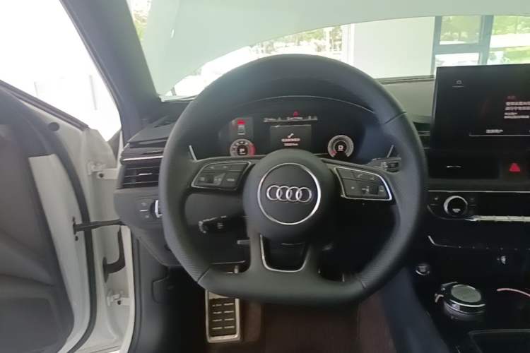 Used Audi A4L 2024 40 TFSI Luxury Dynamic Edition Steering Wheel