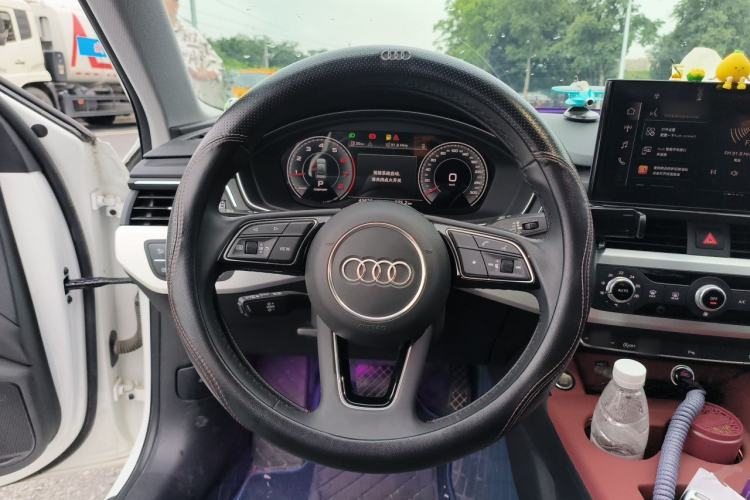 Used Audi A4L 2024 40 TFSI Fashion Dynamic Model Steering Wheel