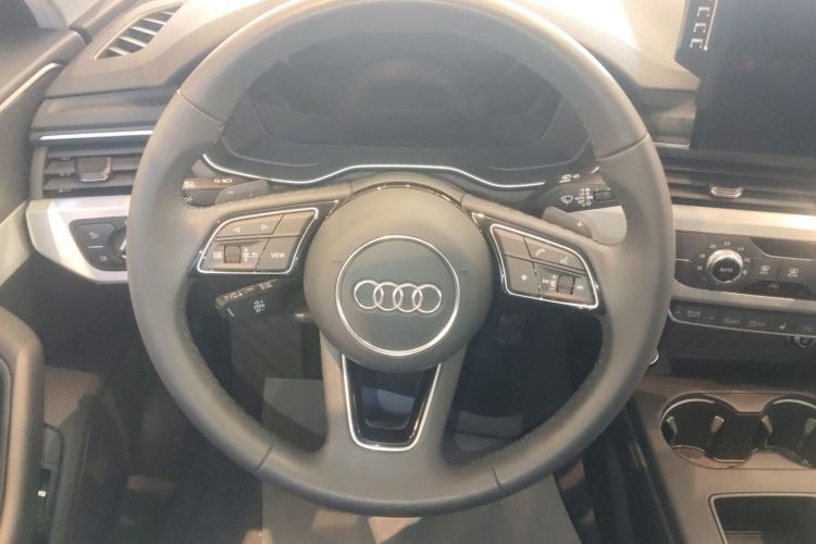 Used Audi A4L 2024 40 TFSI Fashion Dynamic Model Steering Wheel