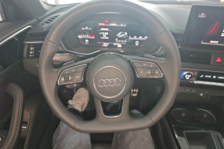 Used Audi A4L 2024 40 TFSI Luxury Dynamic Edition Steering Wheel
