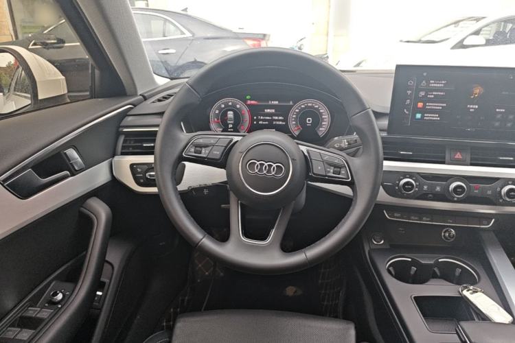 Used Audi A4L 2024 40 TFSI Fashion Dynamic Model Steering Wheel