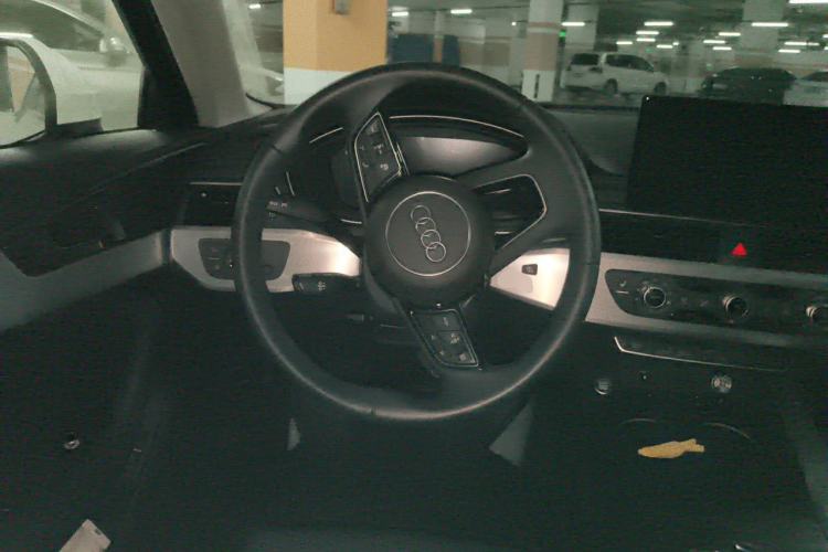 Used Audi A4L 2024 40 TFSI Fashion Dynamic Model Steering Wheel