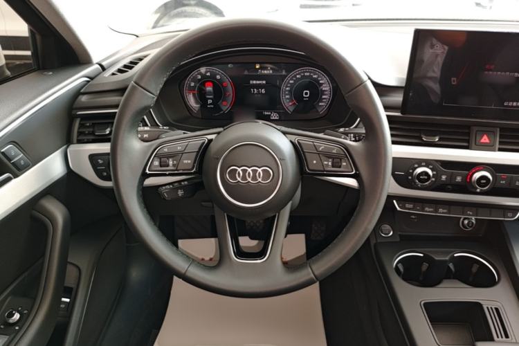 Used Audi A4L 2024 40 TFSI Fashion Dynamic Model Steering Wheel