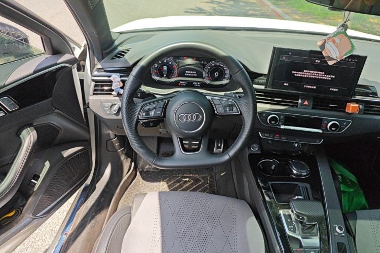 Used Audi A4L 2024 40 TFSI Luxury Dynamic Edition Steering Wheel