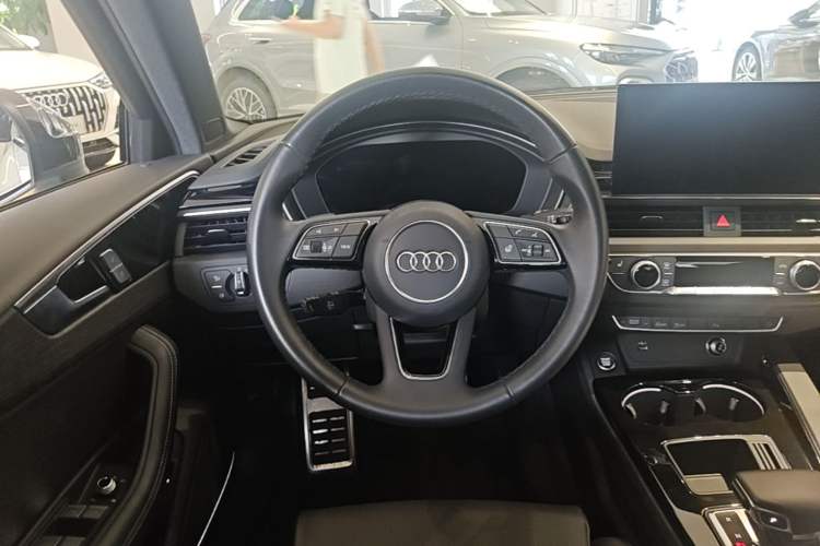 Used Audi A4L 2024 40 TFSI Luxury Dynamic Edition (Starry Night Version) Steering Wheel