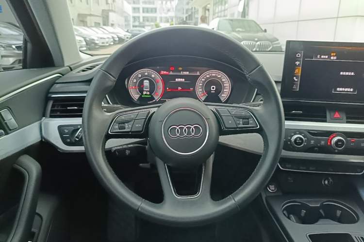Used Audi A4L 2024 40 TFSI Fashion Dynamic Model Steering Wheel