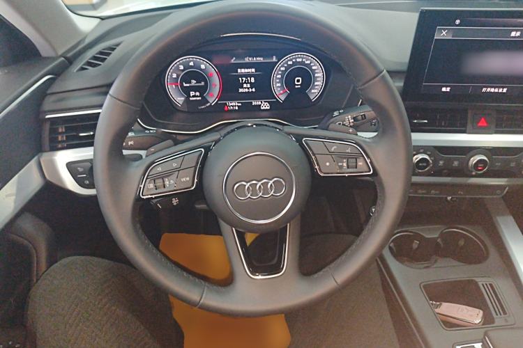 Used Audi A4L 2024 40 TFSI Fashion Dynamic Model Steering Wheel