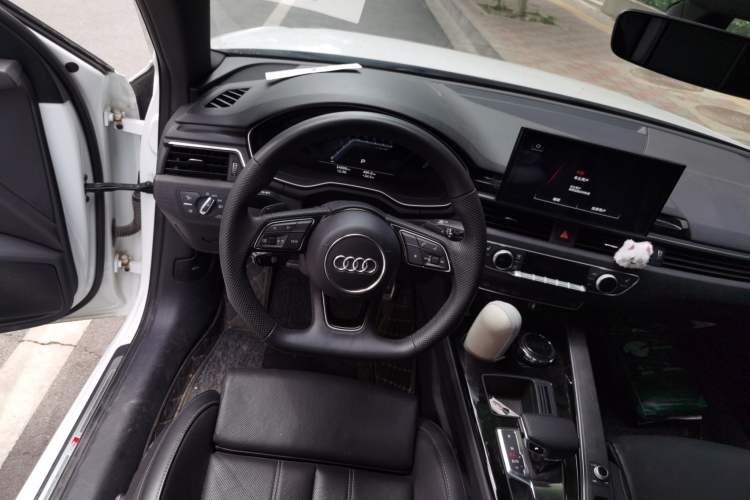 Used Audi A4L 2024 40 TFSI Luxury Dynamic Edition Steering Wheel