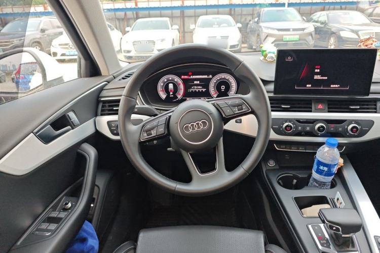 Used Audi A4L 2024 40 TFSI Fashion Dynamic Model Steering Wheel