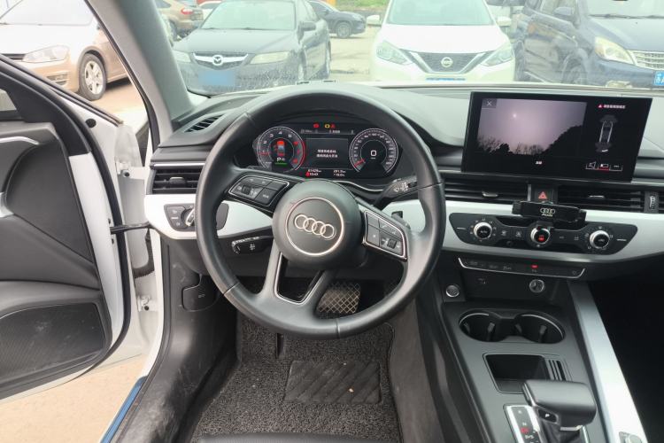 Used Audi A4L 2024 40 TFSI Fashion Dynamic Model Steering Wheel