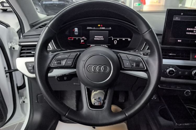 Used Audi A4L 2024 40 TFSI Fashion Dynamic Model Steering Wheel