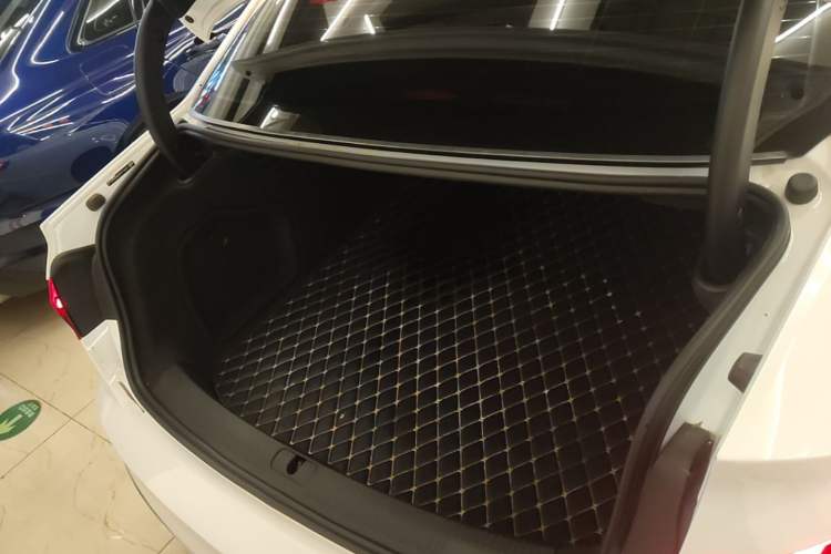 Used Audi A4L 2024 40 TFSI Fashion Dynamic Model Trunk