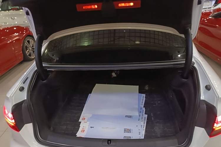 Used Audi A4L 2024 40 TFSI Fashion Dynamic Model Trunk