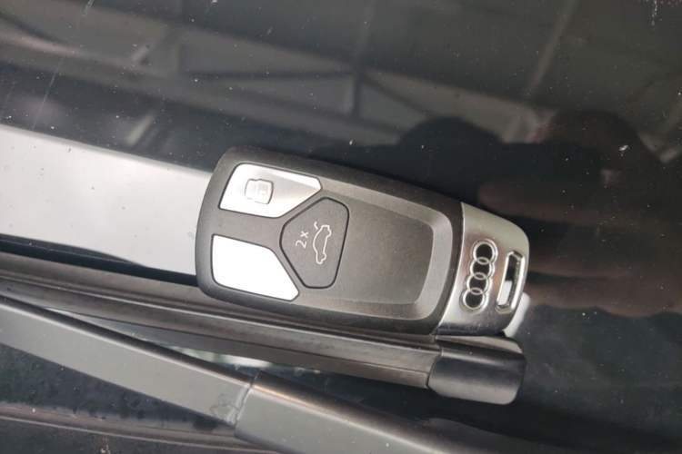 Used Audi A4L 2024 40 TFSI Fashion Dynamic Model Vehicle Key