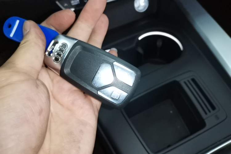 Used Audi A4L 2024 40 TFSI Fashion Dynamic Model Vehicle Key