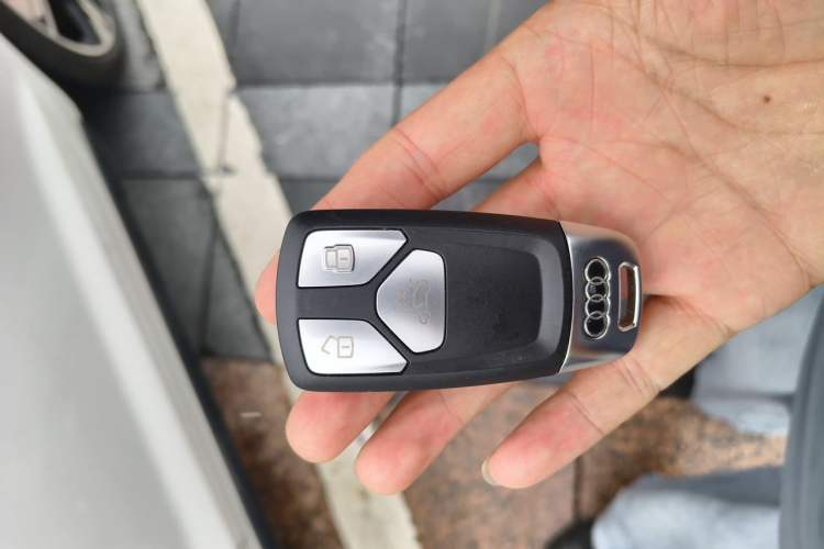 Used Audi A4L 2024 40 TFSI Luxury Dynamic Edition (Starry Night Version) Vehicle Key