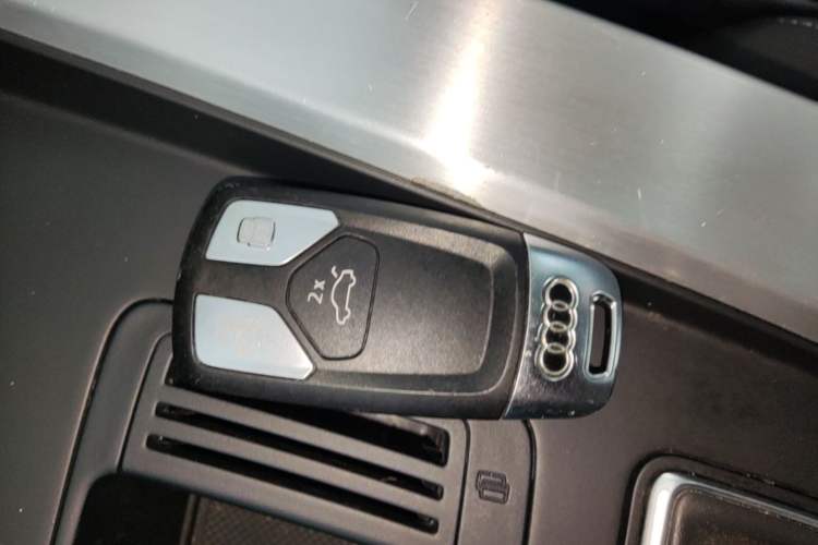 Used Audi A4L 2024 40 TFSI Fashion Dynamic Model Vehicle Key