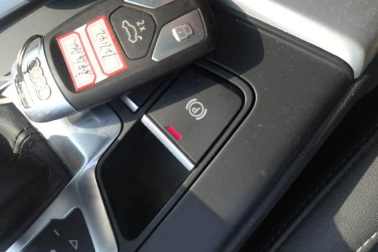 Used Audi A4L 2024 40 TFSI Fashion Dynamic Model Vehicle Key