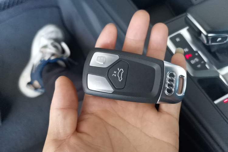 Used Audi A4L 2024 40 TFSI Fashion Dynamic Model Vehicle Key