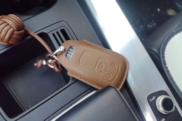 Used Audi A4L 2024 40 TFSI Fashion Dynamic Model Vehicle Key