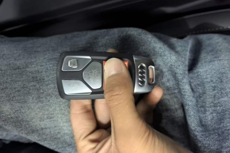Used Audi A4L 2024 40 TFSI Fashion Dynamic Model Vehicle Key