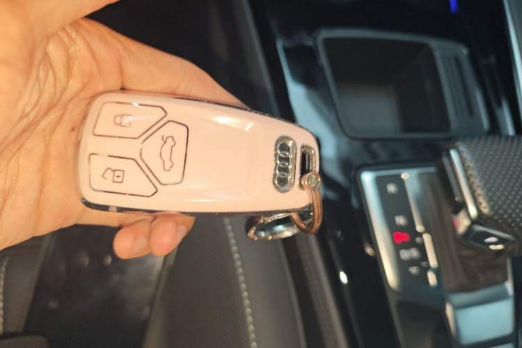 Used Audi A4L 2024 40 TFSI Luxury Dynamic Edition Vehicle Key