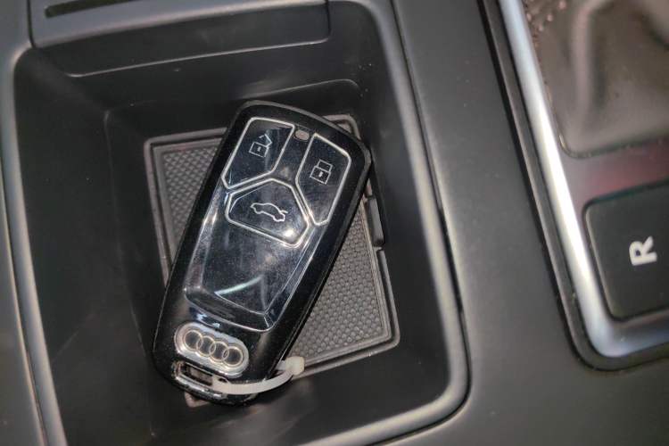 Used Audi A4L 2024 40 TFSI Fashion Dynamic Model Vehicle Key
