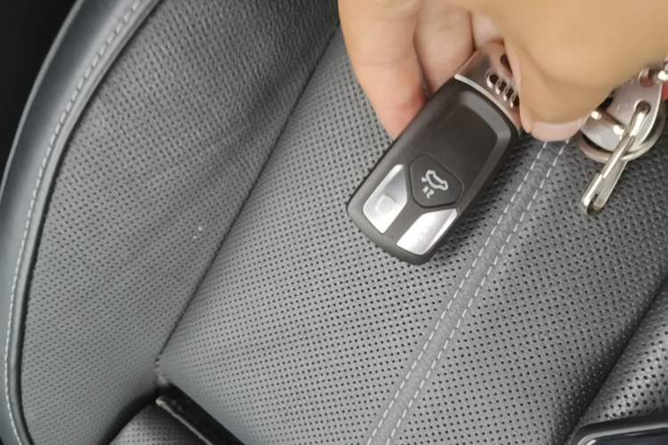 Used Audi A4L 2024 40 TFSI Fashion Dynamic Model Vehicle Key