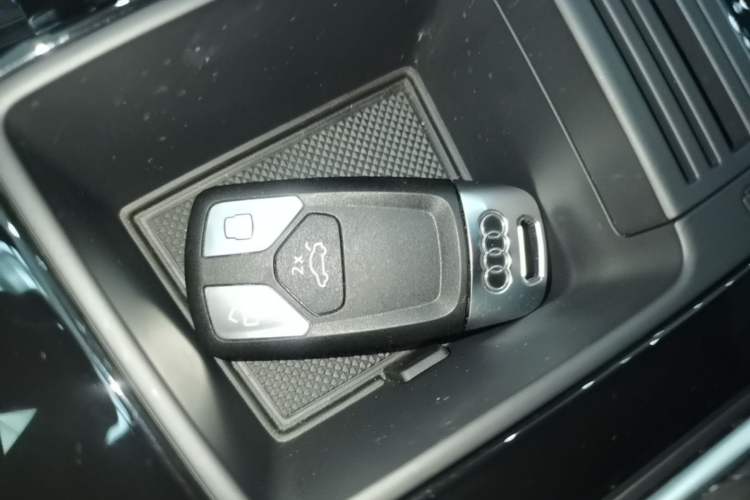 Used Audi A4L 2024 40 TFSI Luxury Dynamic Edition Vehicle Key