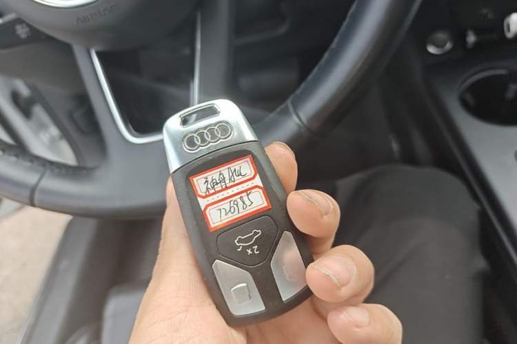 Used Audi A4L 2024 40 TFSI Fashion Dynamic Model Vehicle Key