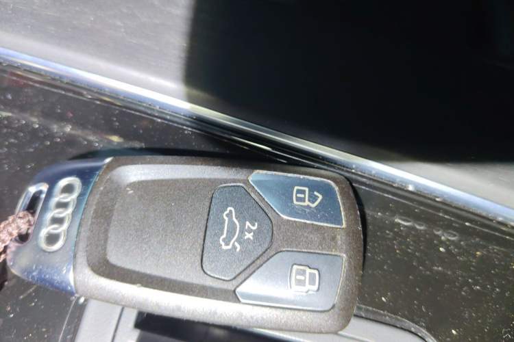 Used Audi A4L 2024 40 TFSI Luxury Dynamic Edition Vehicle Key