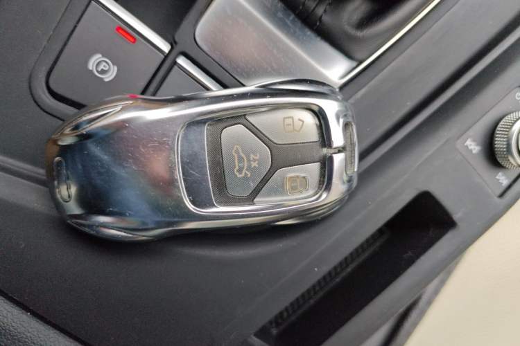 Used Audi A4L 2024 40 TFSI Luxury Dynamic Edition Vehicle Key