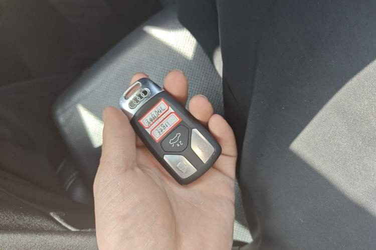 Used Audi A4L 2024 40 TFSI Fashion Dynamic Model Vehicle Key